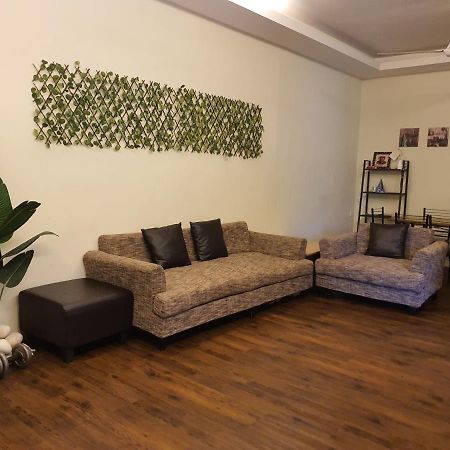 Swimming Pool Party House Batu Pahat Exterior foto