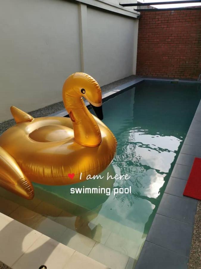 Swimming Pool Party House Batu Pahat Exterior foto