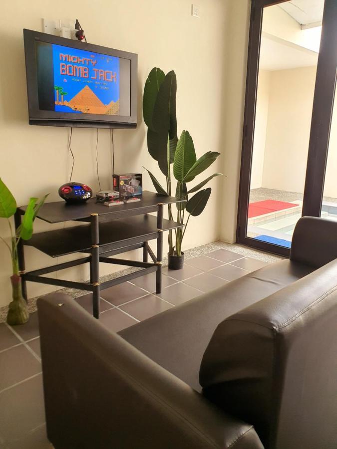 Swimming Pool Party House Batu Pahat Exterior foto
