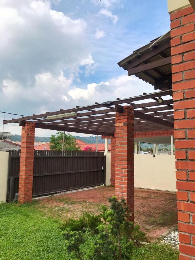 Swimming Pool Party House Batu Pahat Exterior foto