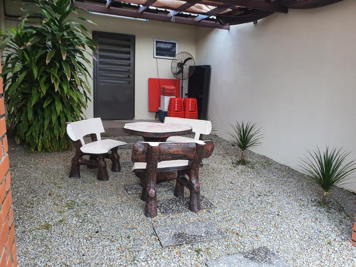Swimming Pool Party House Batu Pahat Exterior foto