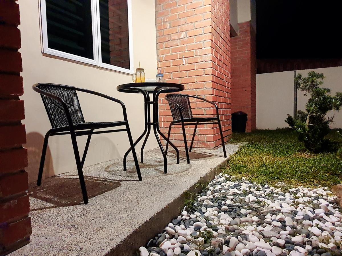 Swimming Pool Party House Batu Pahat Exterior foto